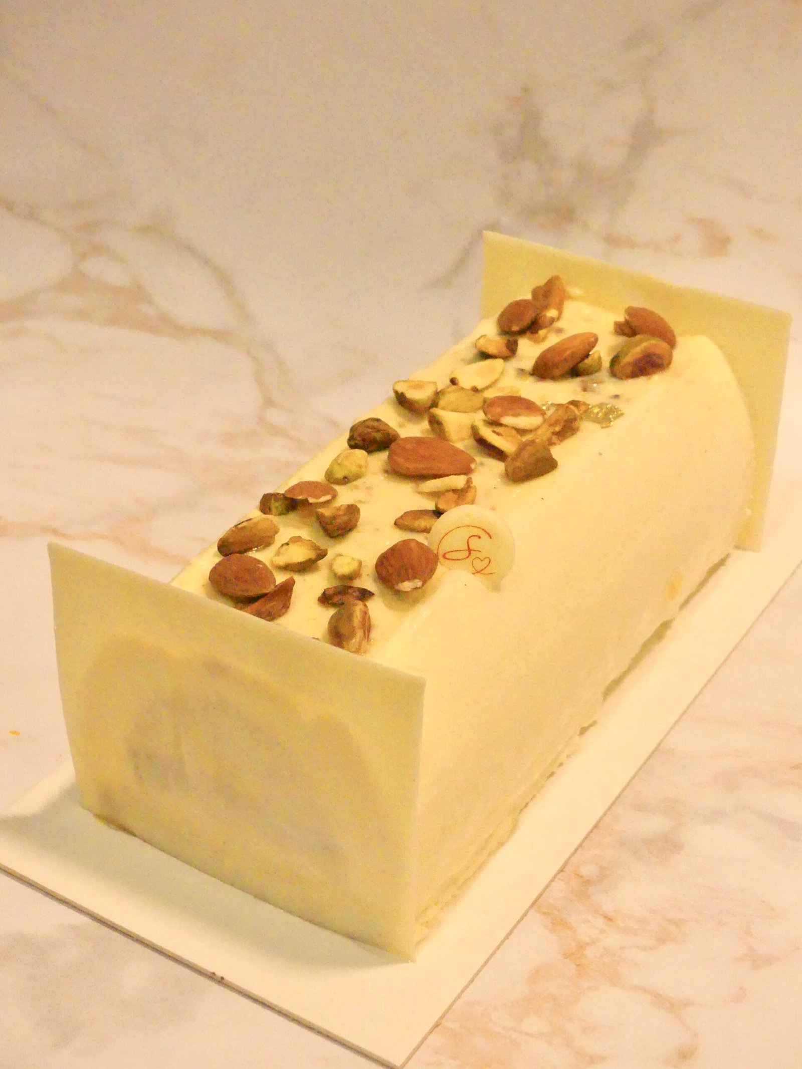 Bûche Nougat Pistache