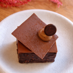 Gâteau individuel Gianduja feuilleté